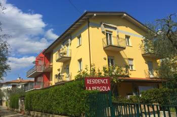 Foto del resicence La Pergola con piscina